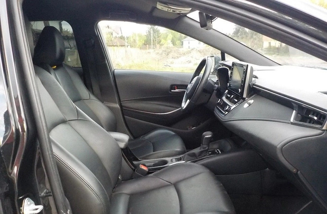 Toyota Corolla cena 42900 przebieg: 275734, rok produkcji 2019 z Sokółka małe 631